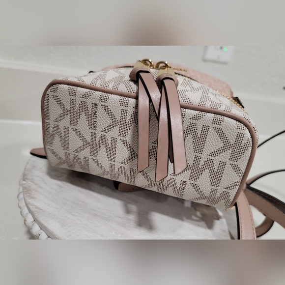 Michael Kors Rhea mini backpack - Picture 3 of 8